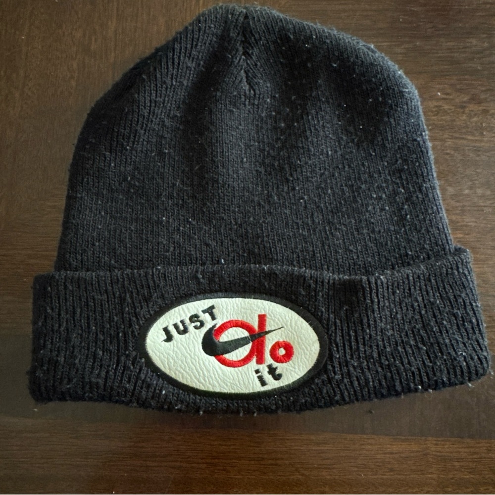 Vintage Nike “Just Do It” Swoosh Cuffed Black Beanie Logo Patch/Embroidered 90s